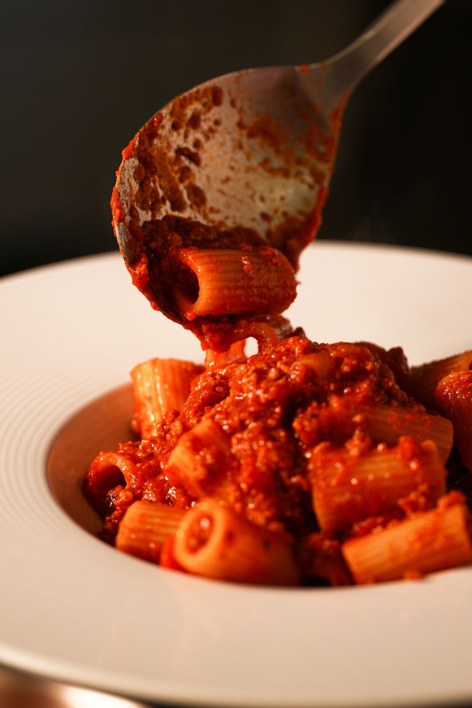Rigatoni al Ragù mit hausgemachtem Sugo, con amore zubereitet